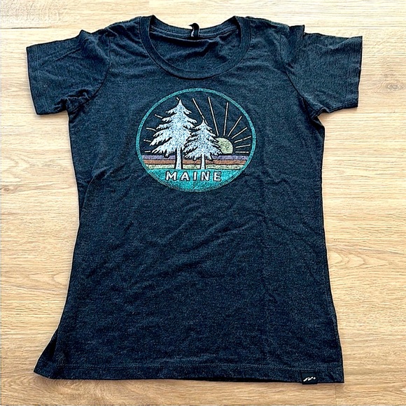 Techstyles Maine Tee- Women’s Medium - Picture 1 of 8